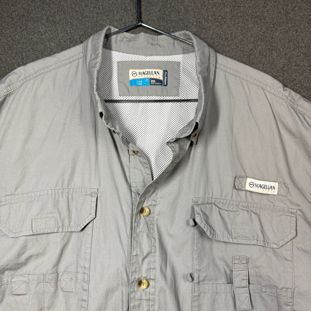 Magellan Outdoors Mens Gray Fishing Shirt Vented Back Utility Pockets Size 2XL